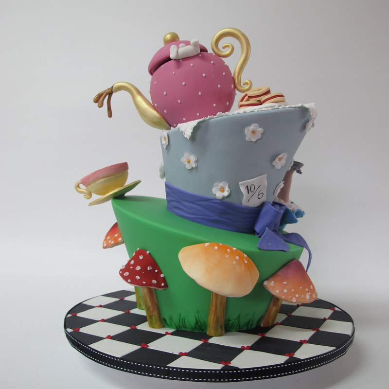 Alice in wonderland mad hatter cake