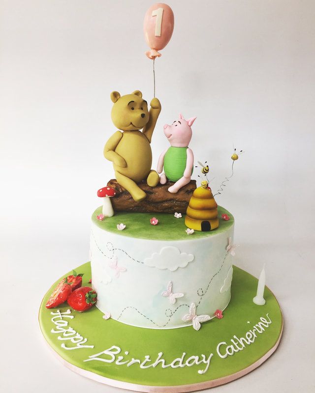 Winnie and piglet cake