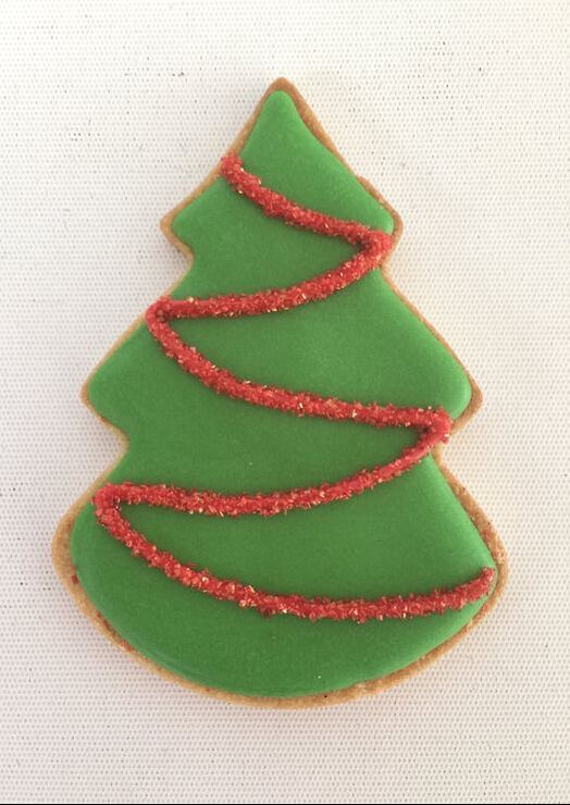 xmas tree with red garland cookie 